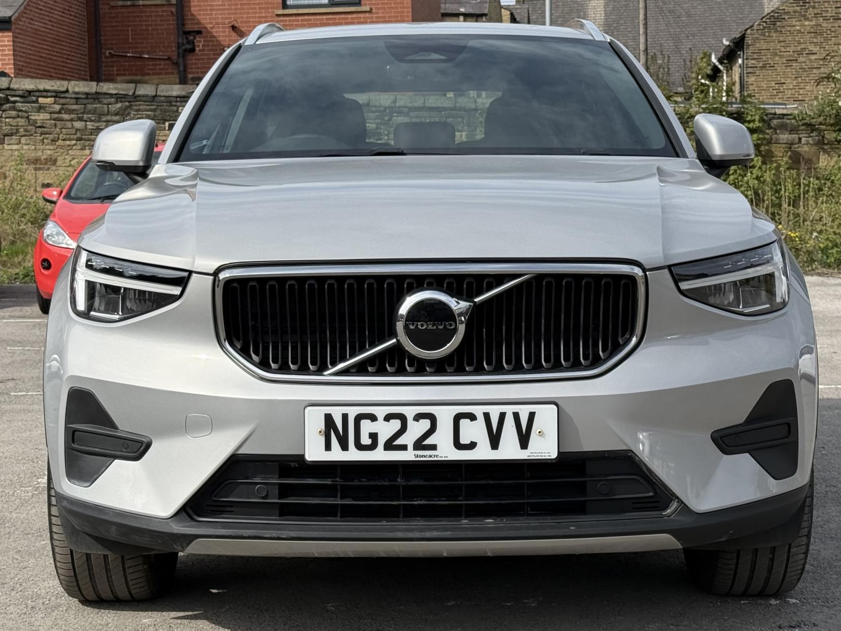 Volvo XC40 2.0 B3 MHEV Core SUV 5dr Petrol Hybrid DCT Auto Euro 6 (s/s) (163 ps)