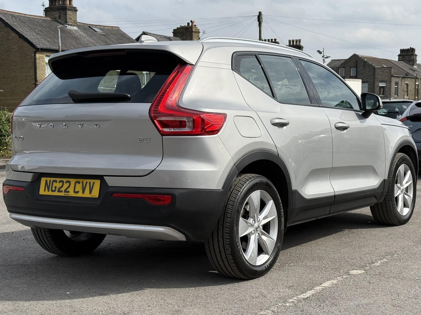 Volvo XC40 2.0 B3 MHEV Core SUV 5dr Petrol Hybrid DCT Auto Euro 6 (s/s) (163 ps)