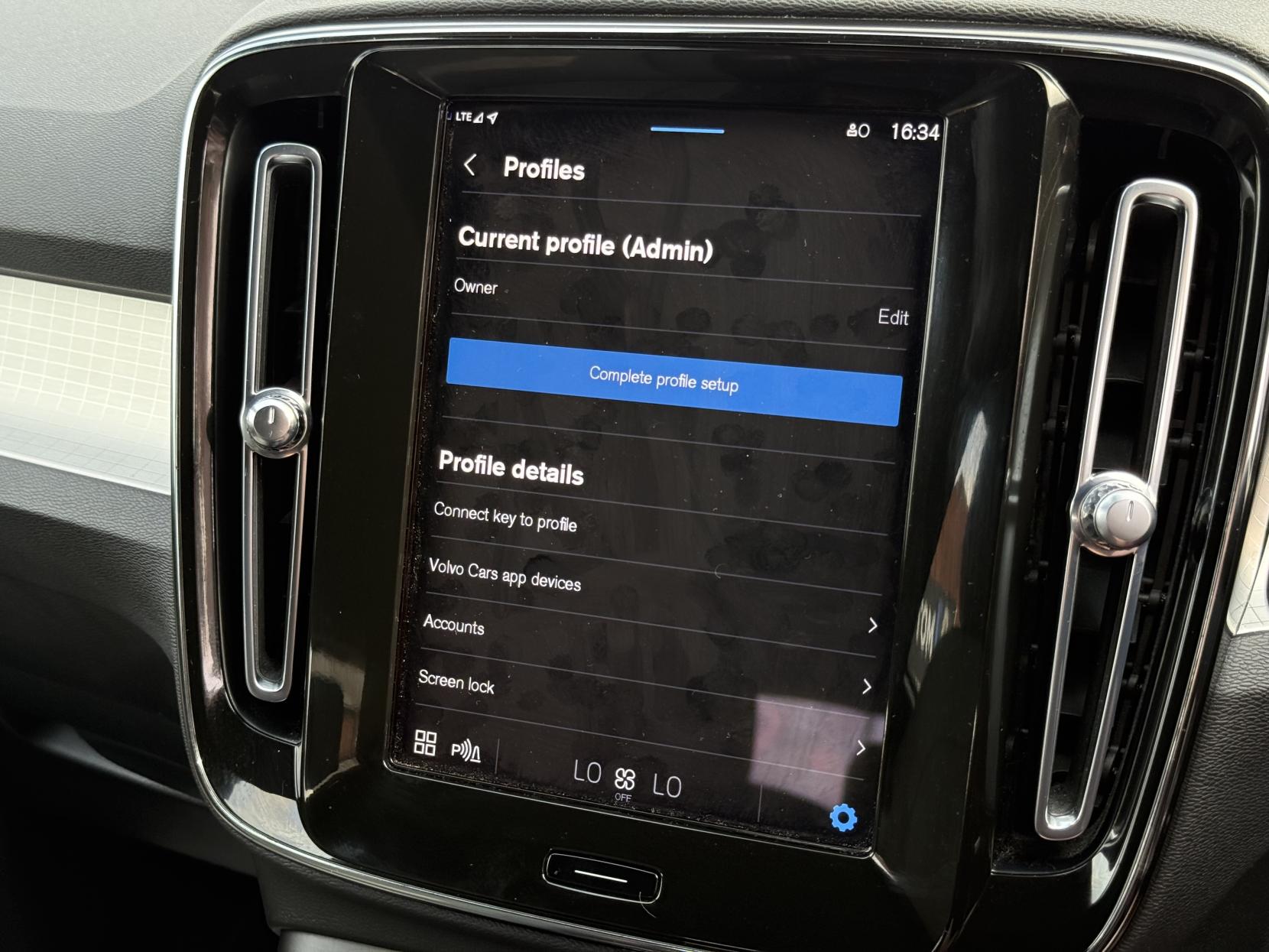 Volvo XC40 2.0 B3 MHEV Core SUV 5dr Petrol Hybrid DCT Auto Euro 6 (s/s) (163 ps)