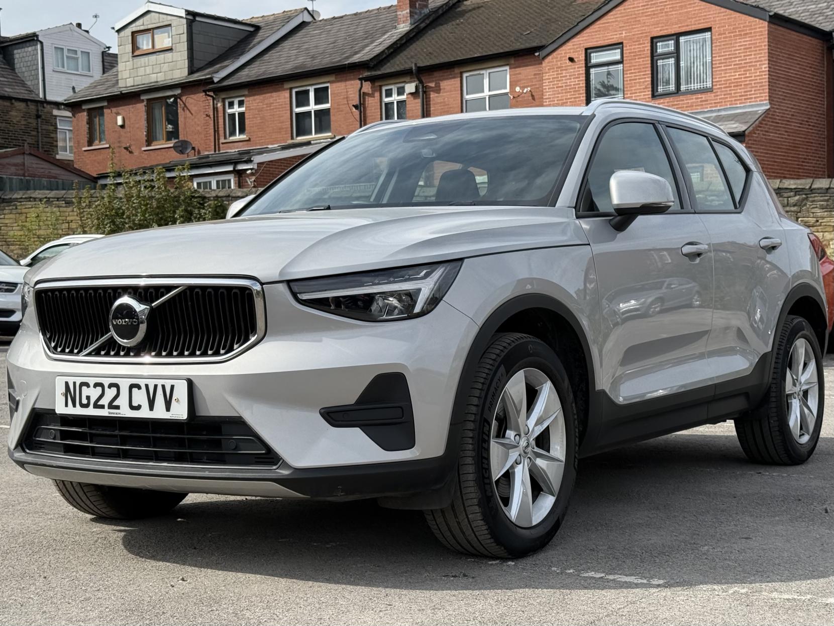 Volvo XC40 2.0 B3 MHEV Core SUV 5dr Petrol Hybrid DCT Auto Euro 6 (s/s) (163 ps)