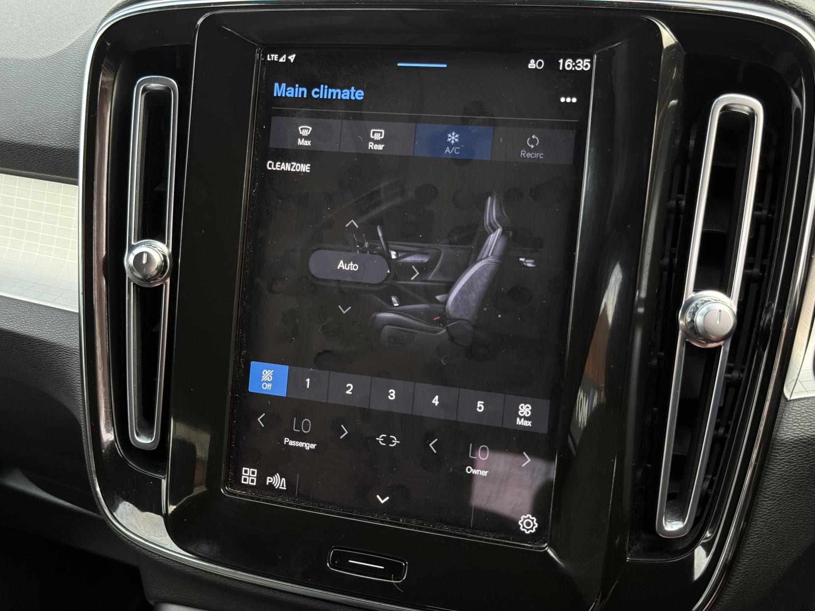 Volvo XC40 2.0 B3 MHEV Core SUV 5dr Petrol Hybrid DCT Auto Euro 6 (s/s) (163 ps)