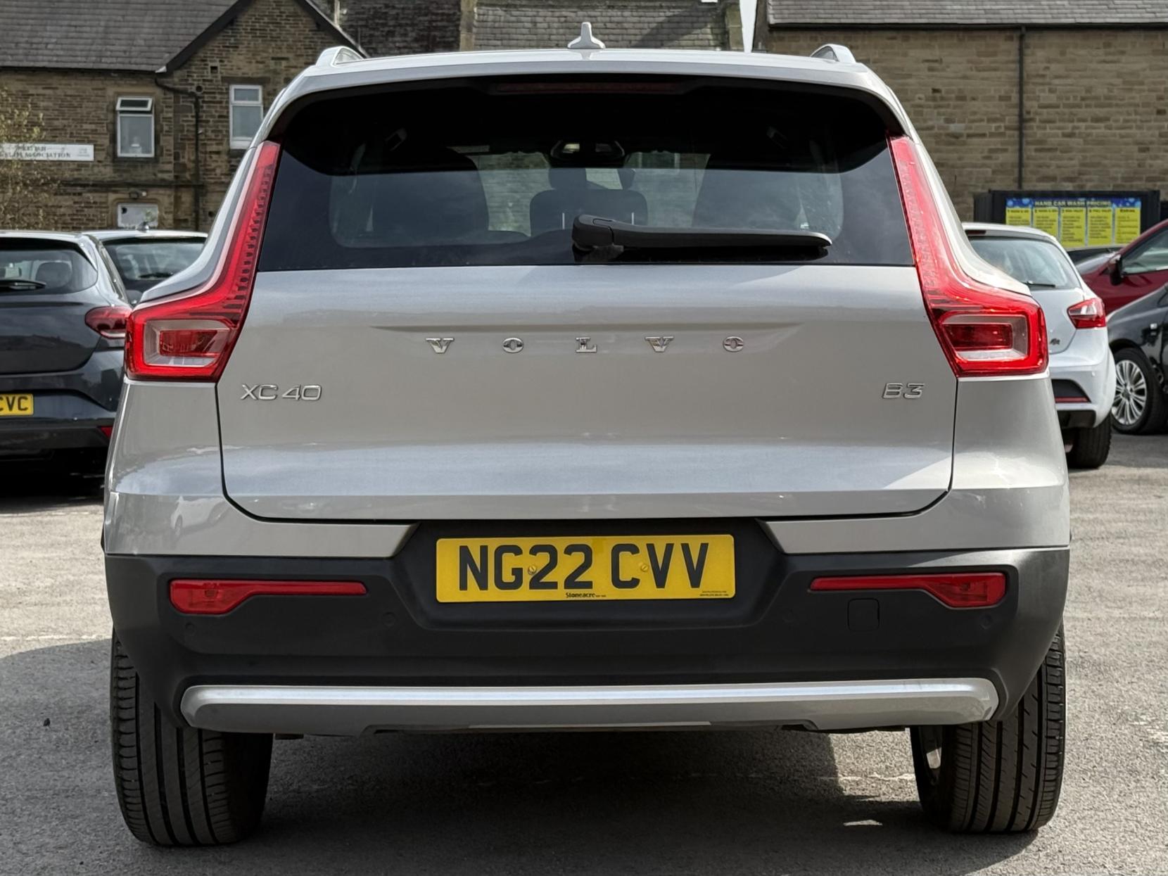 Volvo XC40 2.0 B3 MHEV Core SUV 5dr Petrol Hybrid DCT Auto Euro 6 (s/s) (163 ps)