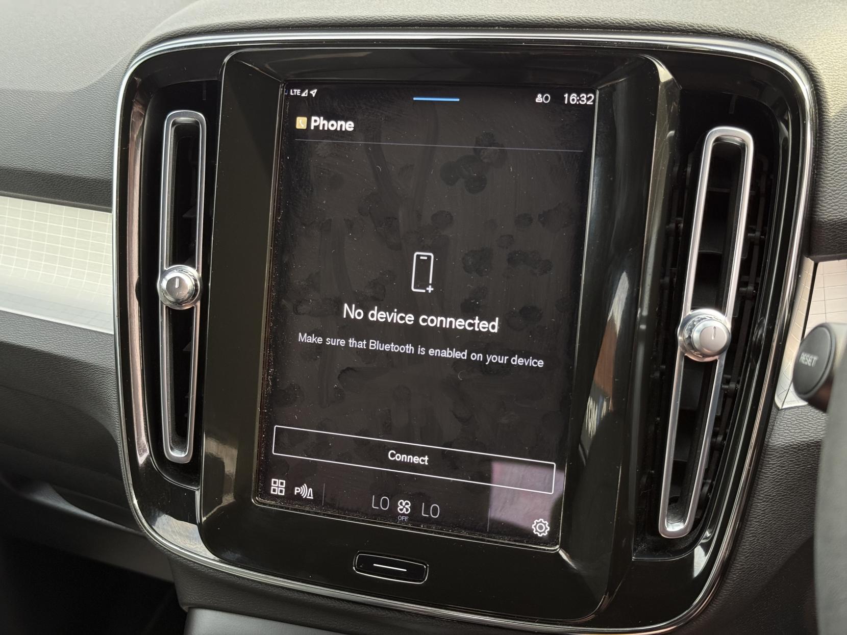 Volvo XC40 2.0 B3 MHEV Core SUV 5dr Petrol Hybrid DCT Auto Euro 6 (s/s) (163 ps)