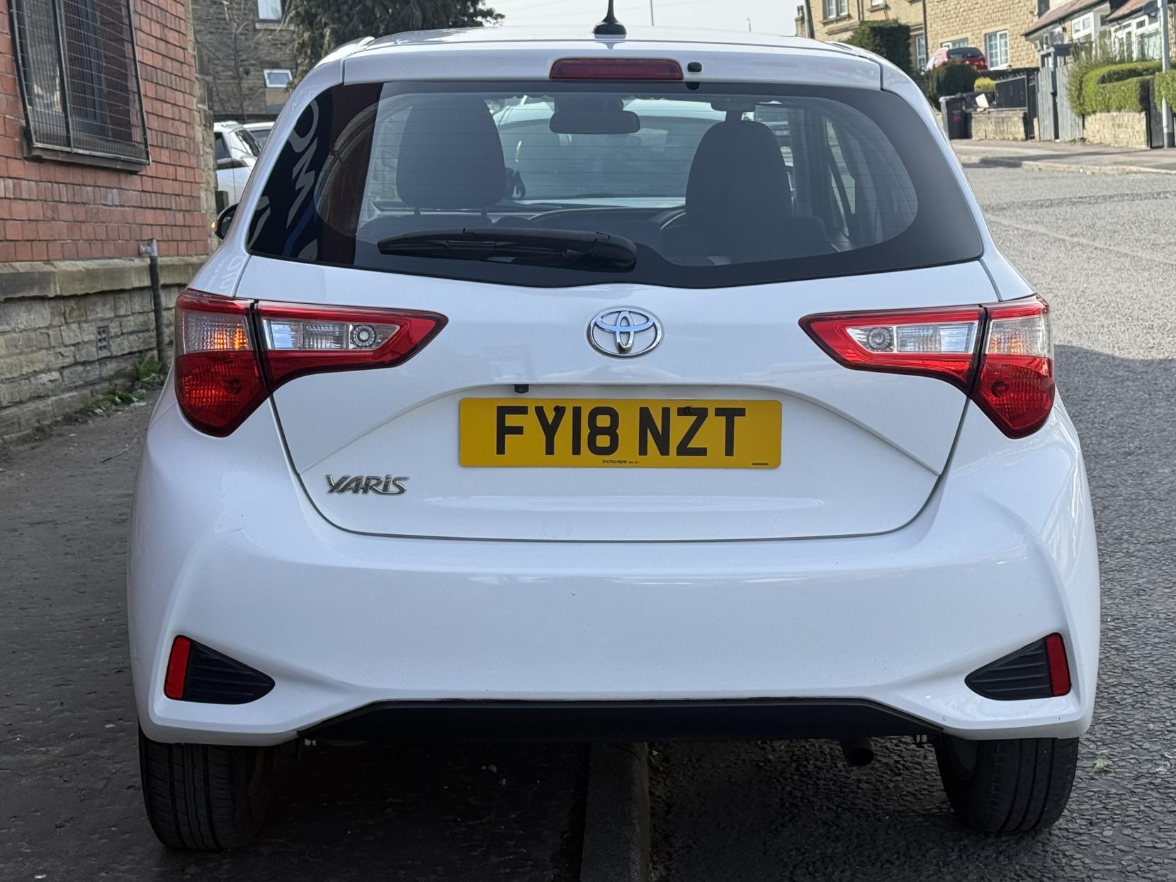 Toyota Yaris 1.5 VVT-i Icon Hatchback 5dr Petrol Manual Euro 6 (111 ps)