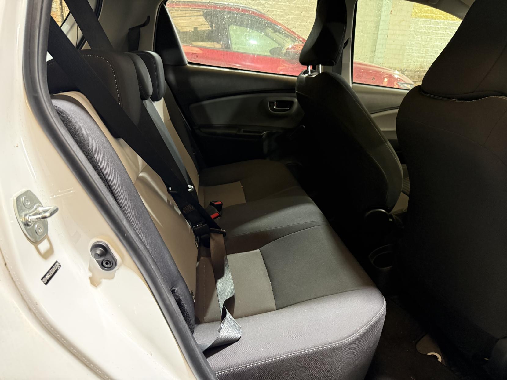 Toyota Yaris 1.5 VVT-i Icon Hatchback 5dr Petrol Manual Euro 6 (111 ps)