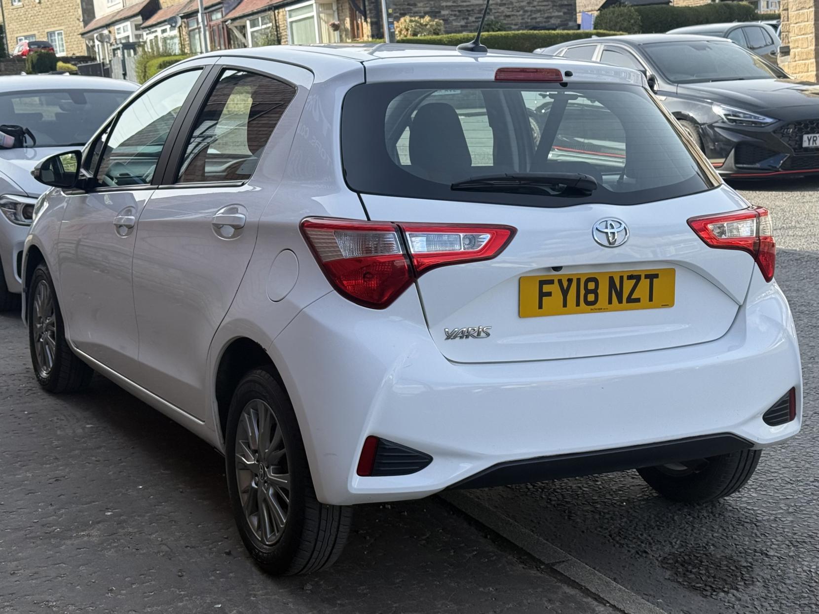 Toyota Yaris 1.5 VVT-i Icon Hatchback 5dr Petrol Manual Euro 6 (111 ps)