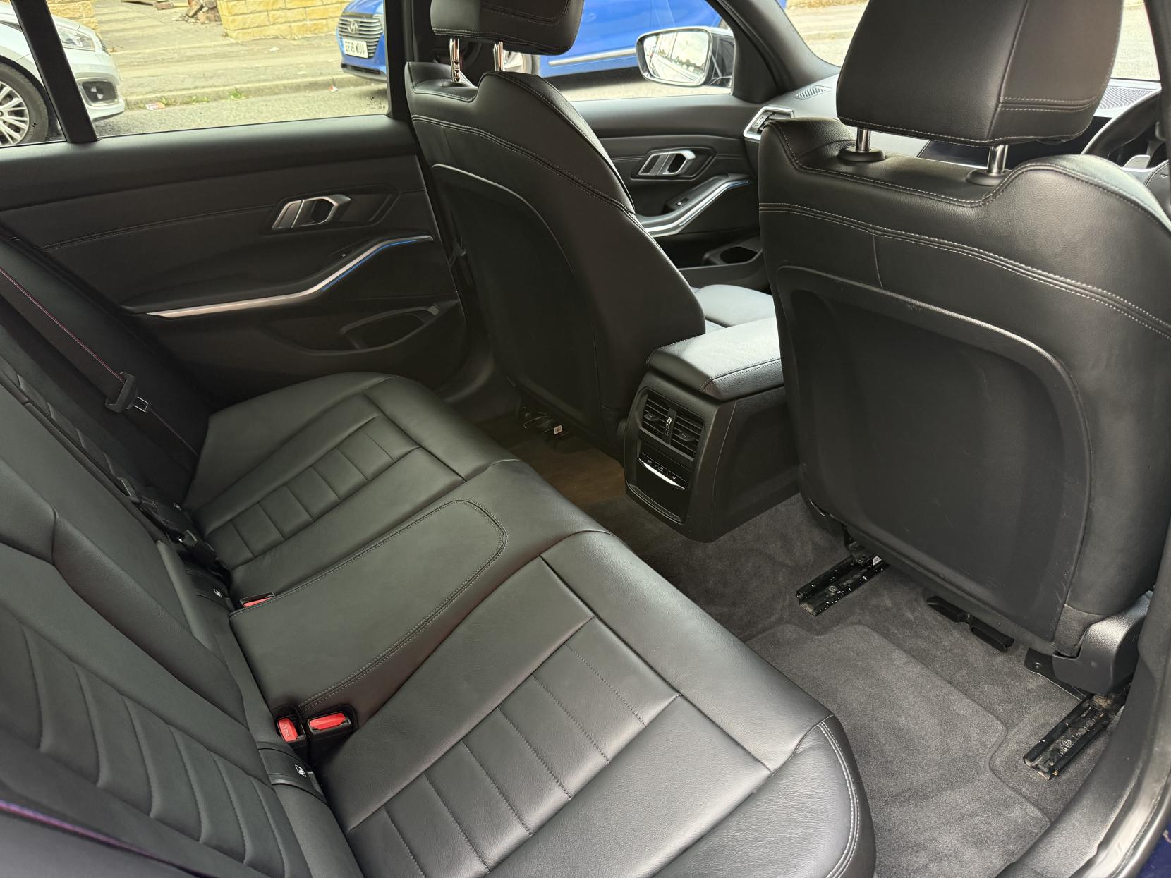 BMW 3 Series 2.0 330e 12kWh M Sport Pro Edition Saloon 4dr Petrol Plug-in Hybrid Auto xDrive Euro 6 (s/s) (292 ps)