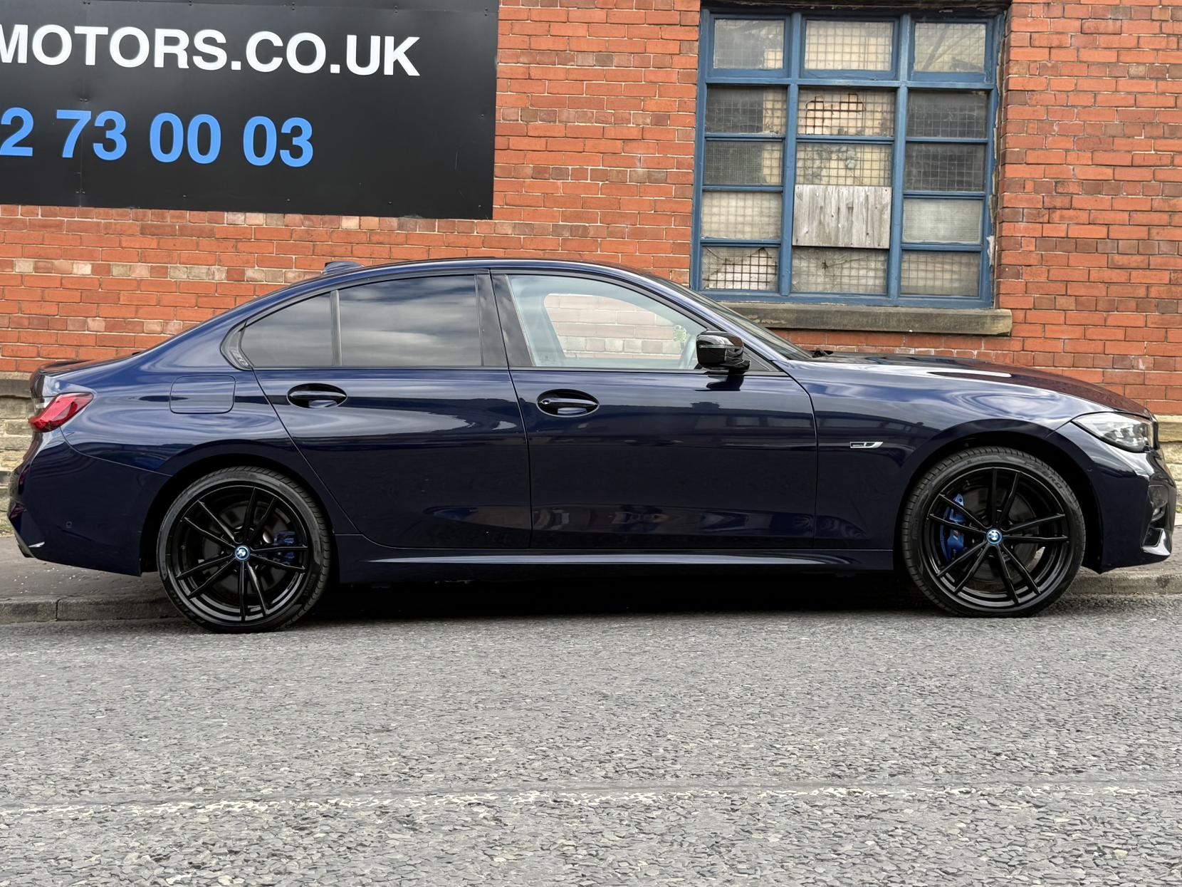 BMW 3 Series 2.0 330e 12kWh M Sport Pro Edition Saloon 4dr Petrol Plug-in Hybrid Auto xDrive Euro 6 (s/s) (292 ps)