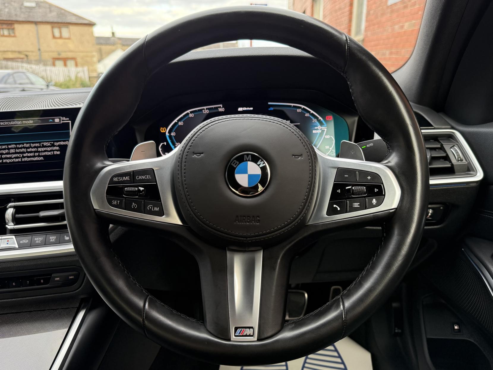 BMW 3 Series 2.0 330e 12kWh M Sport Pro Edition Saloon 4dr Petrol Plug-in Hybrid Auto xDrive Euro 6 (s/s) (292 ps)