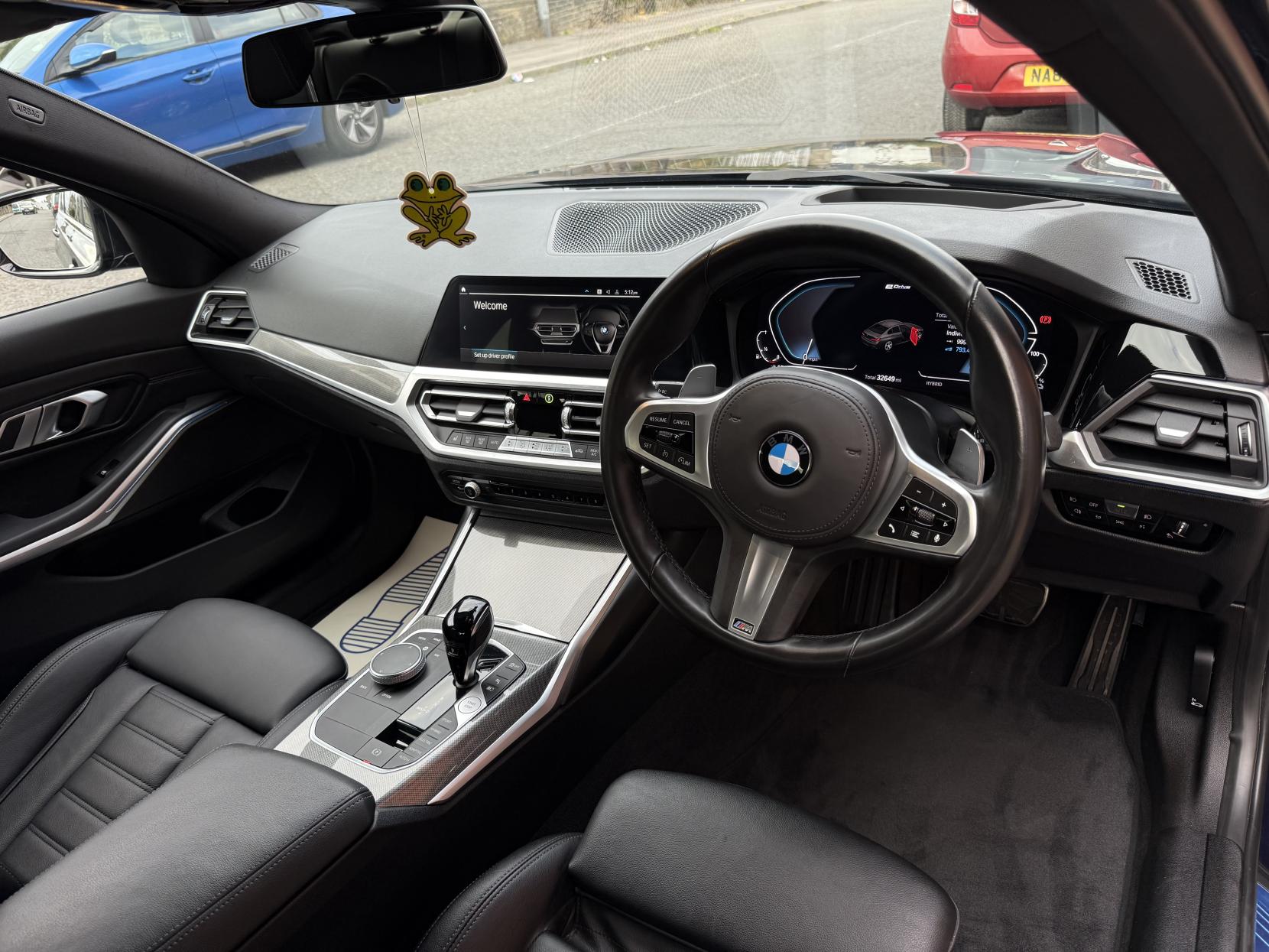 BMW 3 Series 2.0 330e 12kWh M Sport Pro Edition Saloon 4dr Petrol Plug-in Hybrid Auto xDrive Euro 6 (s/s) (292 ps)