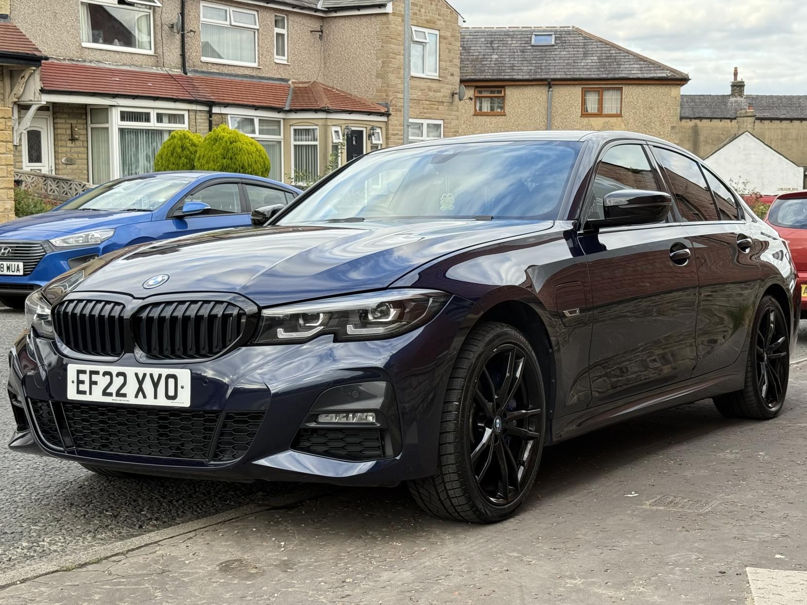 BMW 3 Series 2.0 330e 12kWh M Sport Pro Edition Saloon 4dr Petrol Plug-in Hybrid Auto xDrive Euro 6 (s/s) (292 ps)