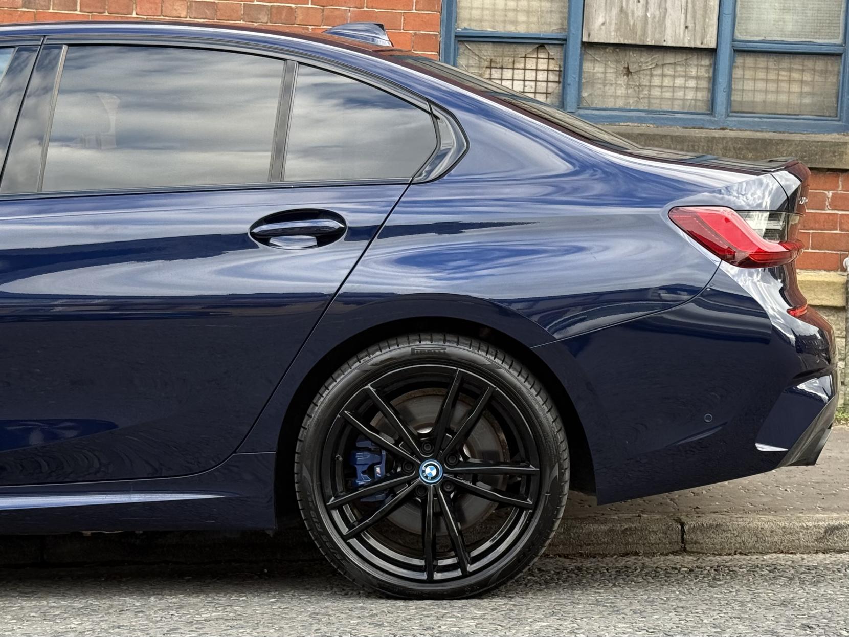 BMW 3 Series 2.0 330e 12kWh M Sport Pro Edition Saloon 4dr Petrol Plug-in Hybrid Auto xDrive Euro 6 (s/s) (292 ps)