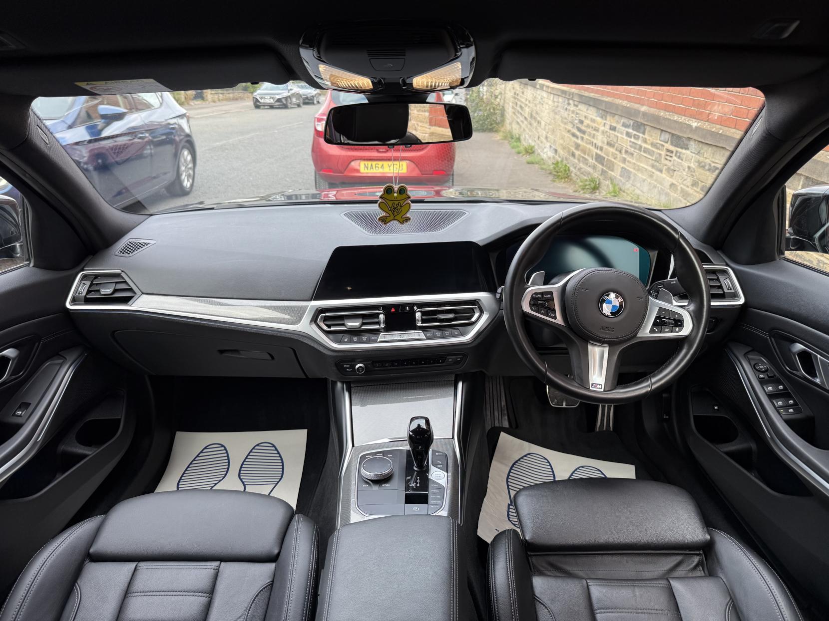 BMW 3 Series 2.0 330e 12kWh M Sport Pro Edition Saloon 4dr Petrol Plug-in Hybrid Auto xDrive Euro 6 (s/s) (292 ps)