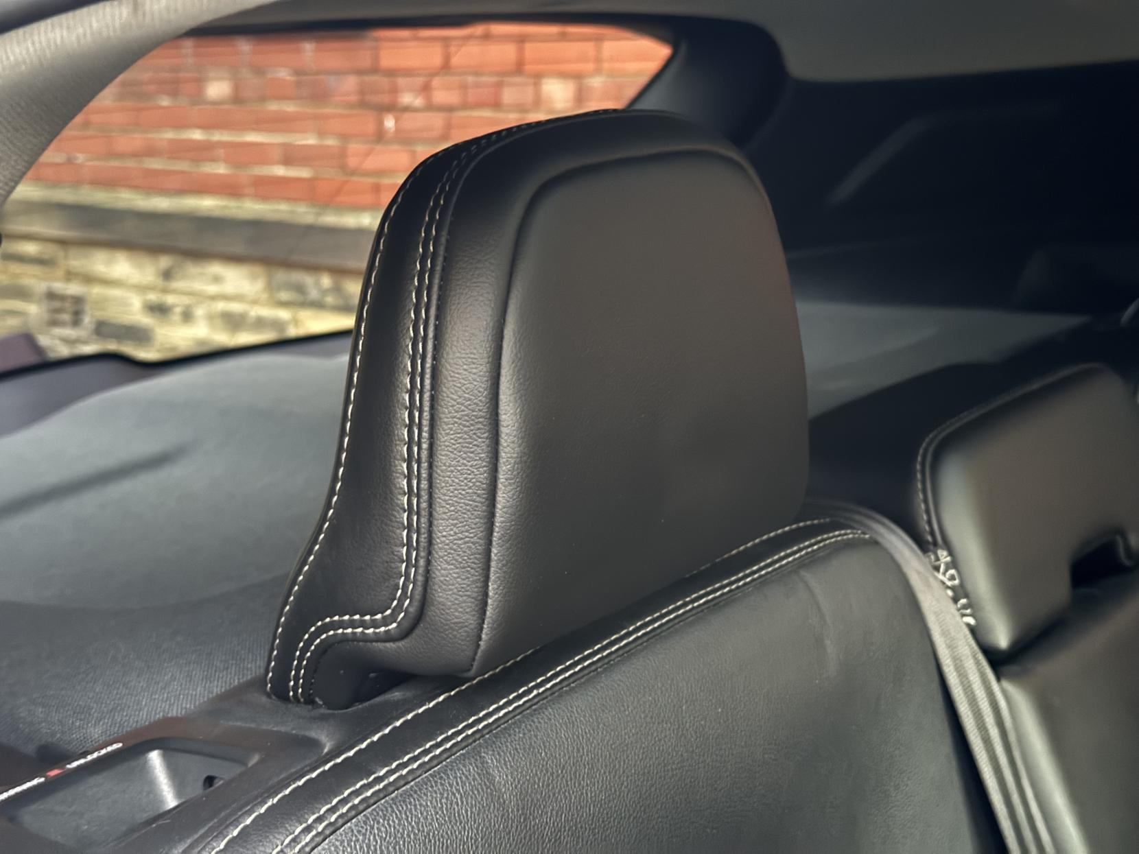 Volvo XC40 2.0 D4 Inscription Pro SUV 5dr Diesel Auto AWD Euro 6 (s/s) (190 ps)