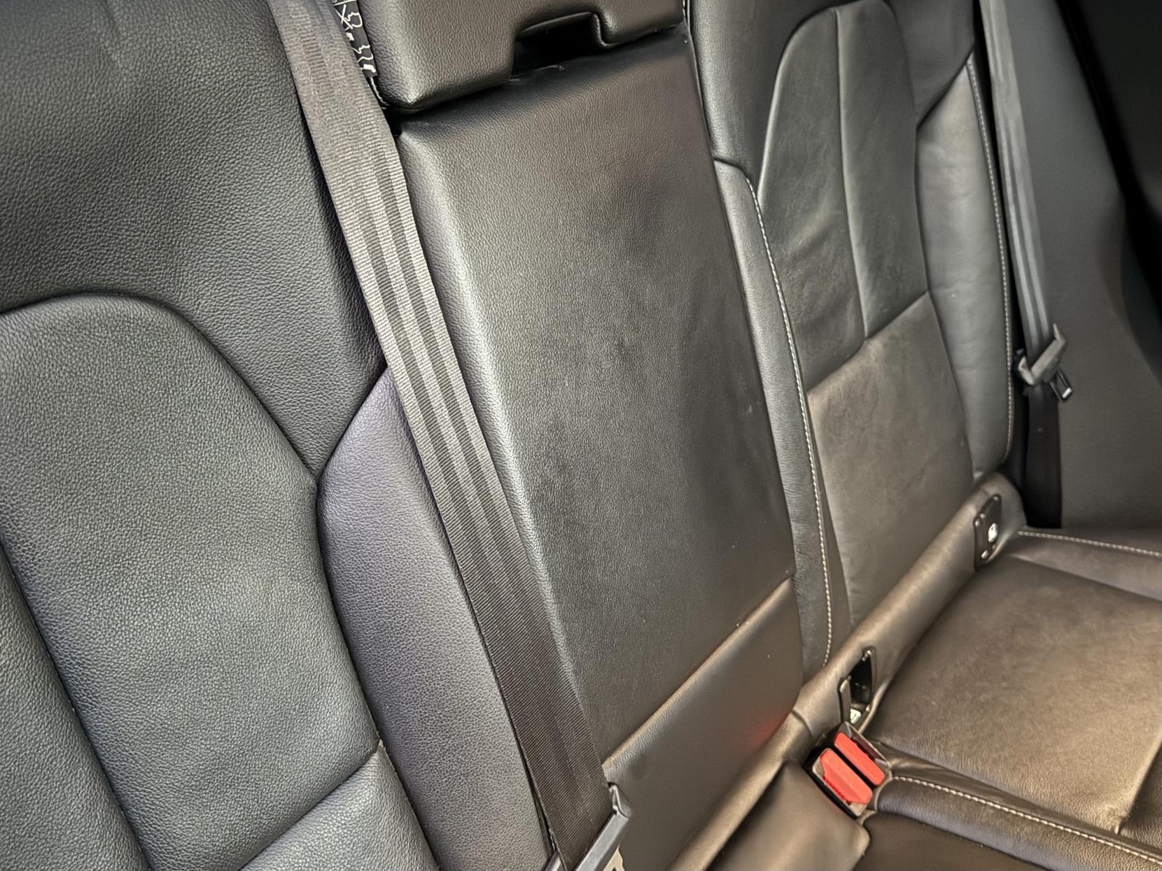 Volvo XC40 2.0 D4 Inscription Pro SUV 5dr Diesel Auto AWD Euro 6 (s/s) (190 ps)