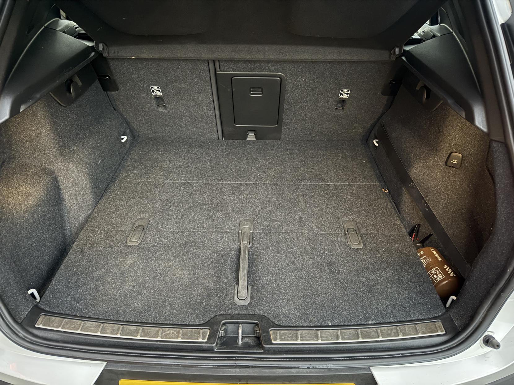 Volvo XC40 2.0 D4 Inscription Pro SUV 5dr Diesel Auto AWD Euro 6 (s/s) (190 ps)