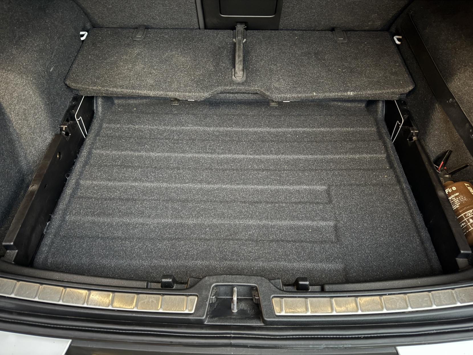 Volvo XC40 2.0 D4 Inscription Pro SUV 5dr Diesel Auto AWD Euro 6 (s/s) (190 ps)