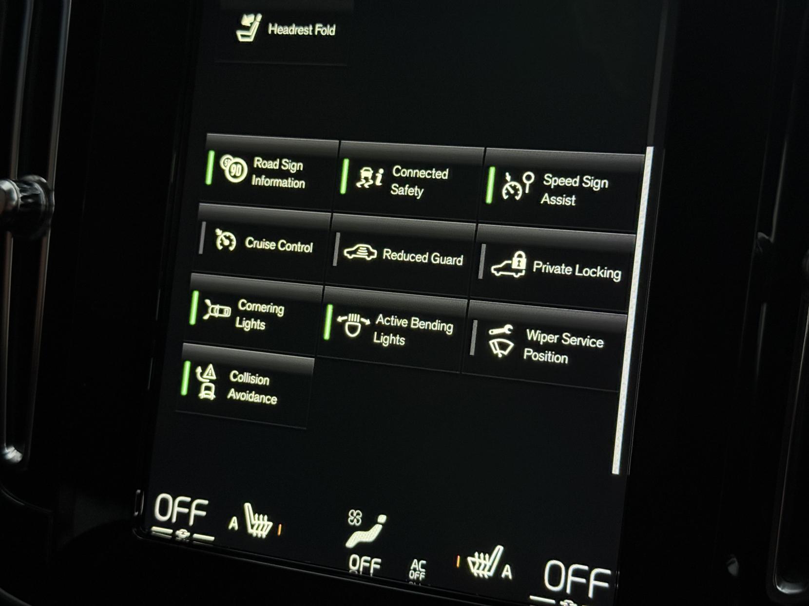 Volvo XC40 2.0 D4 Inscription Pro SUV 5dr Diesel Auto AWD Euro 6 (s/s) (190 ps)