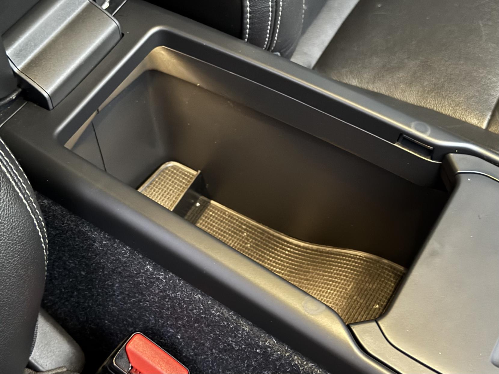 Volvo XC40 2.0 D4 Inscription Pro SUV 5dr Diesel Auto AWD Euro 6 (s/s) (190 ps)