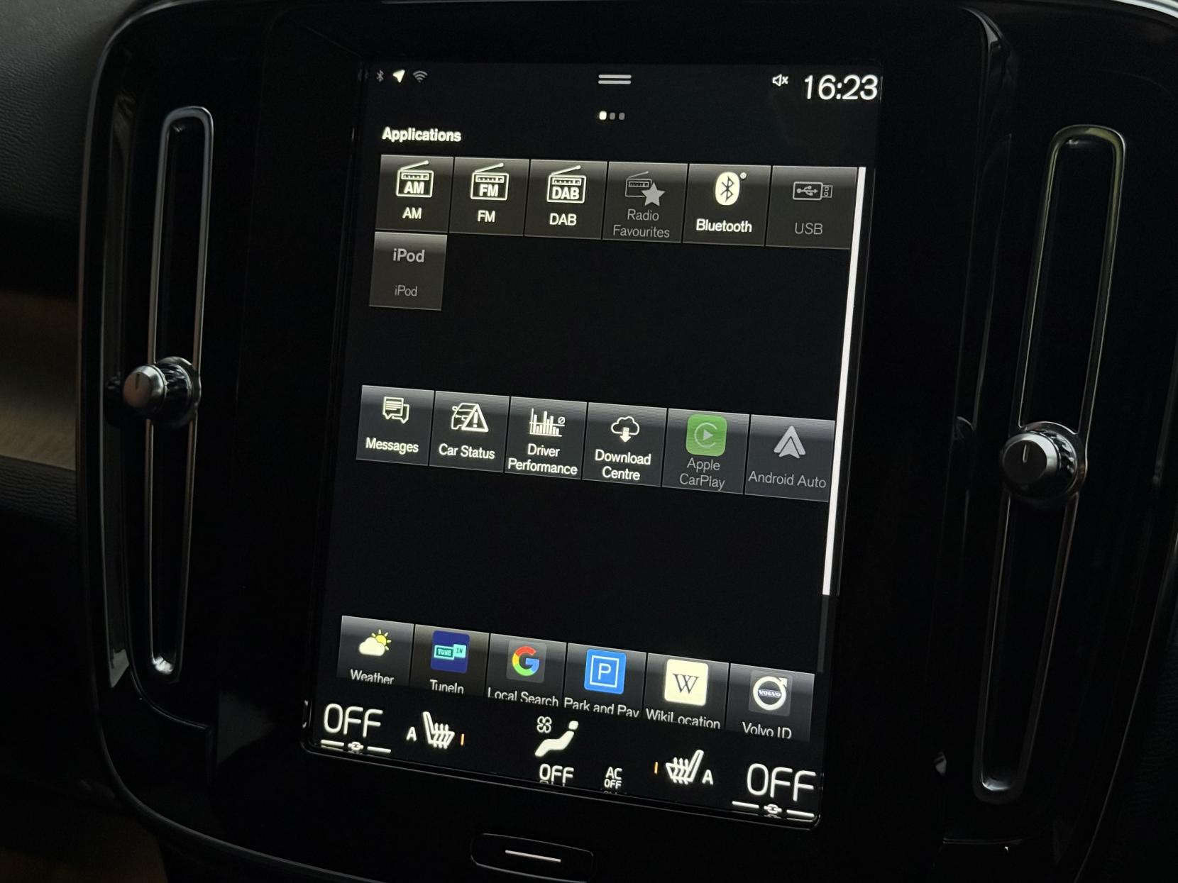 Volvo XC40 2.0 D4 Inscription Pro SUV 5dr Diesel Auto AWD Euro 6 (s/s) (190 ps)