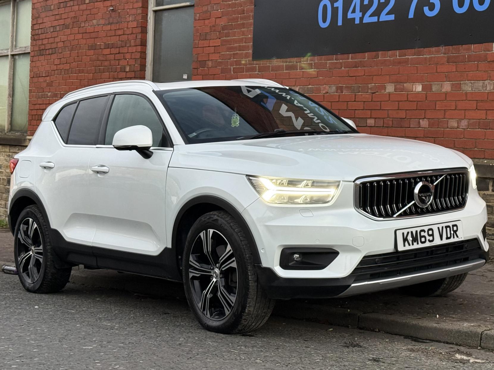 Volvo XC40 2.0 D4 Inscription Pro SUV 5dr Diesel Auto AWD Euro 6 (s/s) (190 ps)