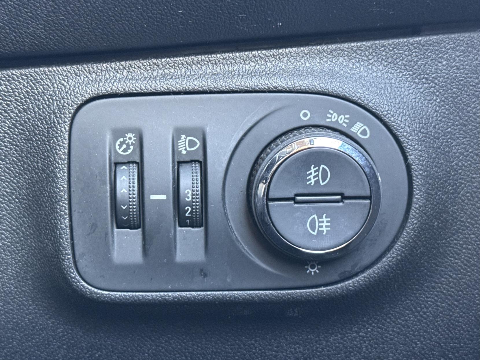 Vauxhall Corsa 1.4i SRi VX Line Nav Black Hatchback 5dr Petrol Manual Euro 6 (s/s) (90 ps)