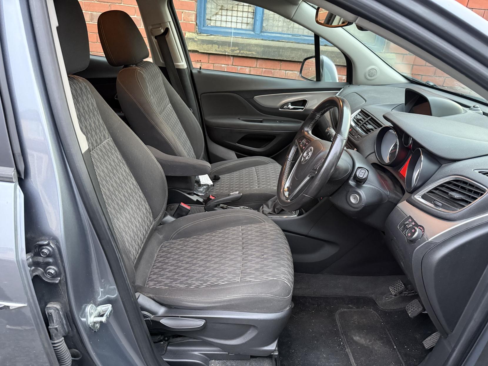 Vauxhall Mokka 1.6i Tech Line SUV 5dr Petrol Manual 2WD Euro 6 (s/s) (115 ps)