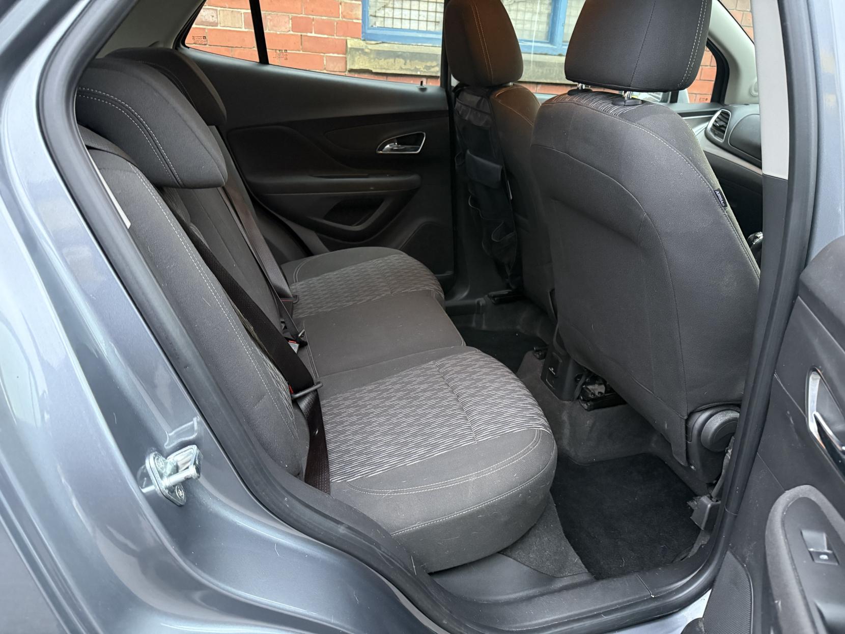 Vauxhall Mokka 1.6i Tech Line SUV 5dr Petrol Manual 2WD Euro 6 (s/s) (115 ps)