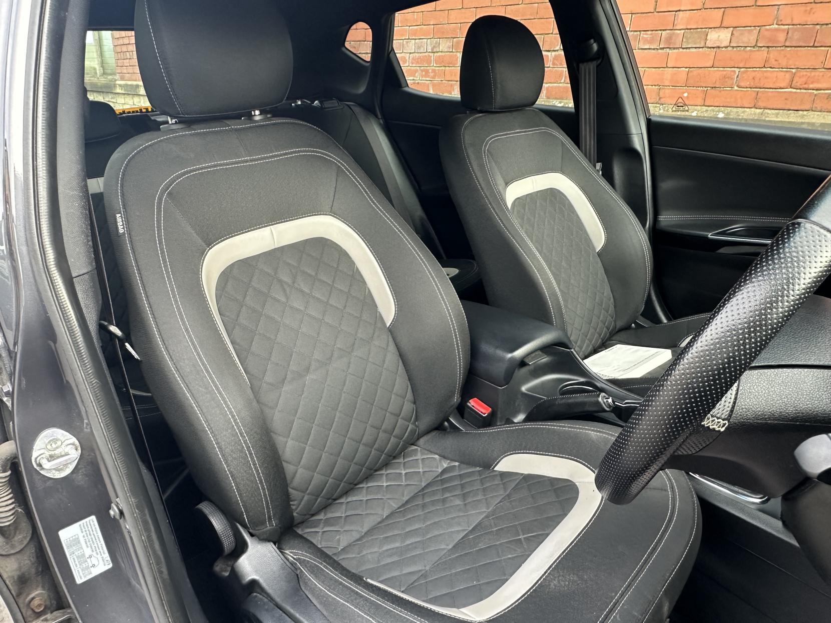 Kia Ceed 1.6 CRDi GT-Line Hatchback 5dr Diesel Manual Euro 6 (s/s) (134 bhp)