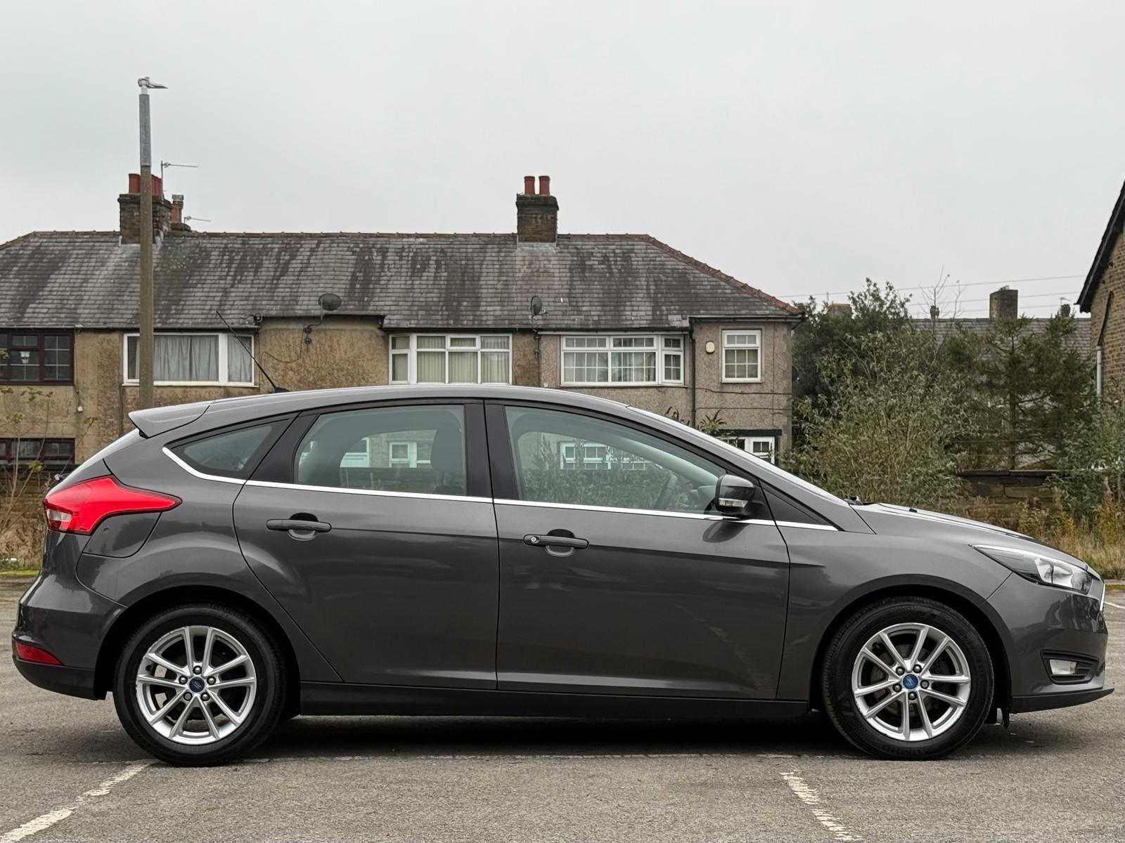 Ford Focus 1.0T EcoBoost Zetec Hatchback 5dr Petrol Manual Euro 6 (s/s) (100 ps)