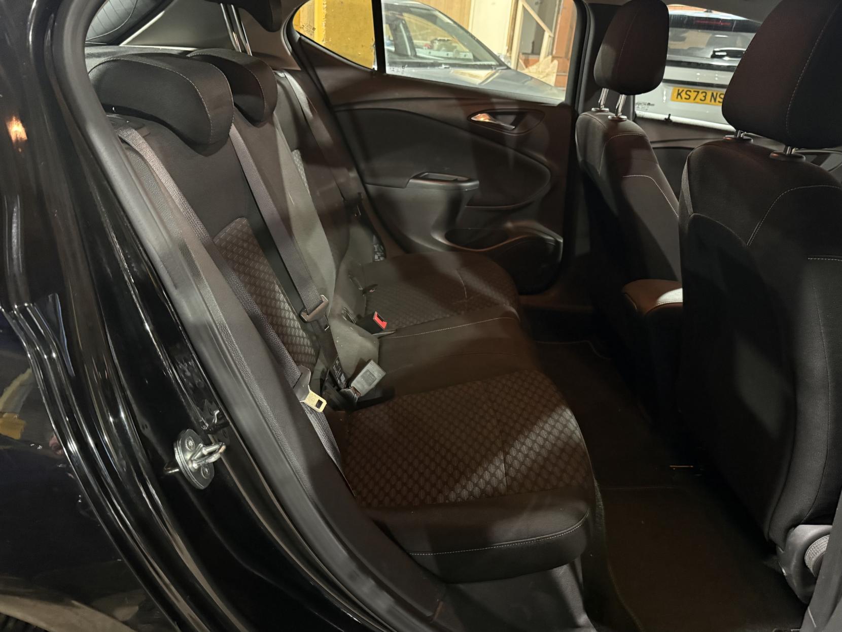 Vauxhall Astra 1.4i Tech Line Hatchback 5dr Petrol Manual Euro 6 (100 ps)