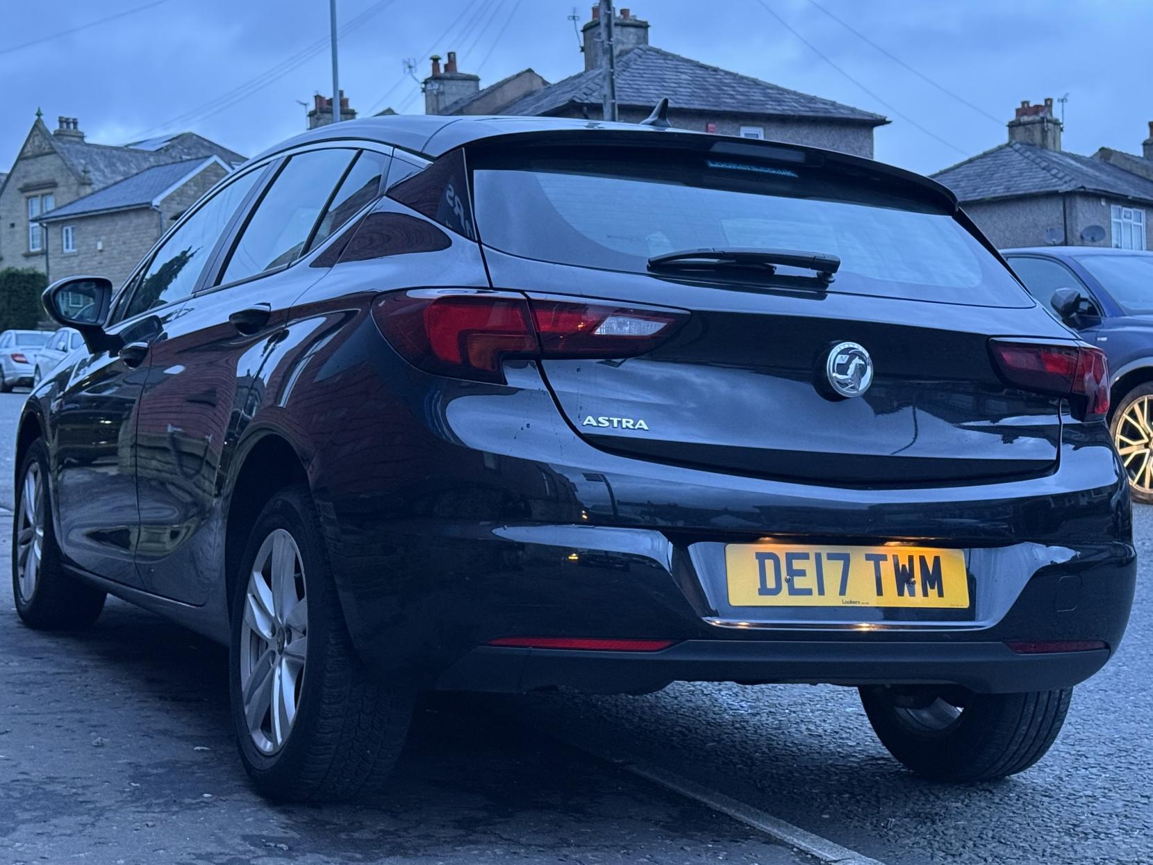 Vauxhall Astra 1.4i Tech Line Hatchback 5dr Petrol Manual Euro 6 (100 ps)