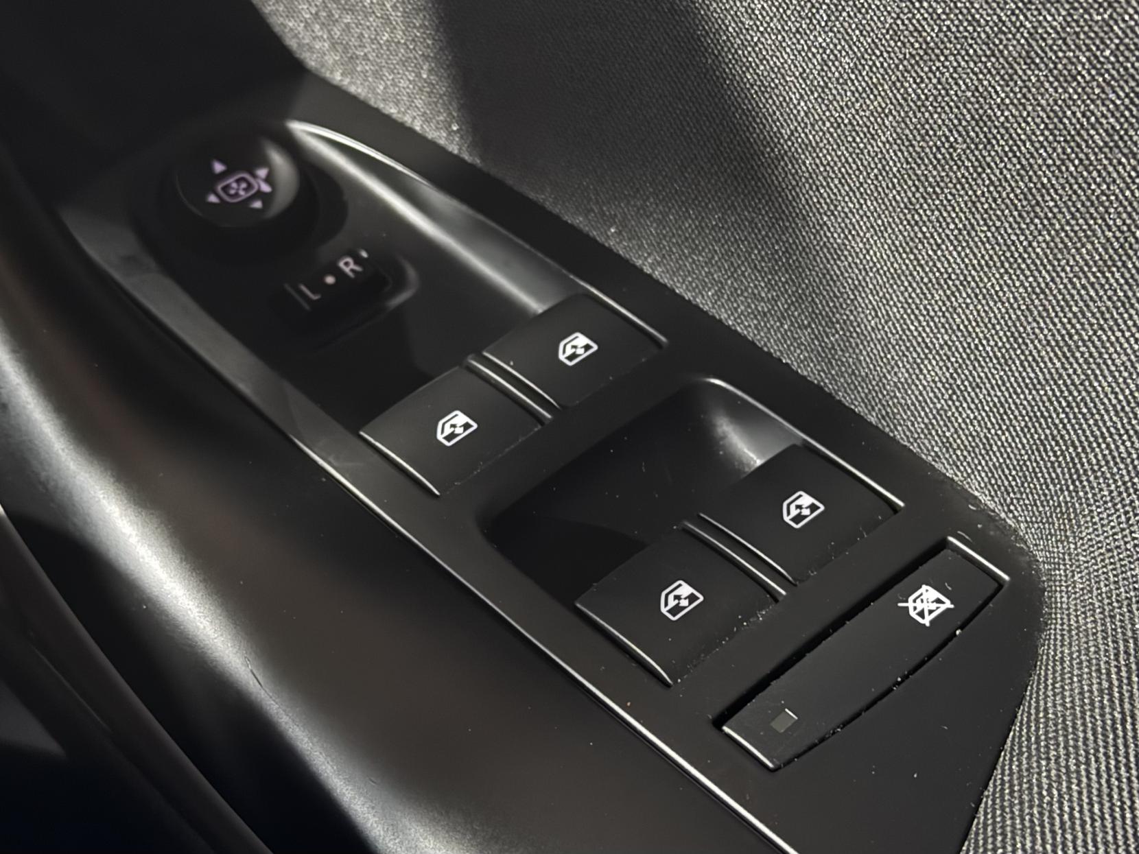 Vauxhall Astra 1.4i Tech Line Hatchback 5dr Petrol Manual Euro 6 (100 ps)