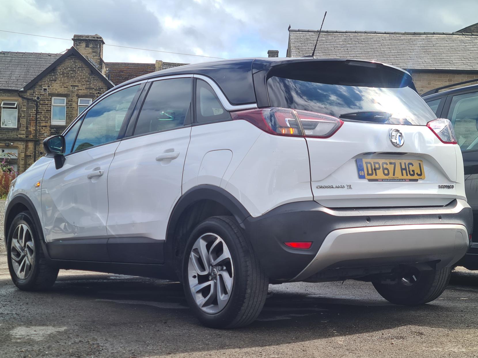 Vauxhall Crossland X 1.6 Turbo D ecoTEC Tech Line Nav SUV 5dr Diesel Manual Euro 6 (s/s) (99 ps)