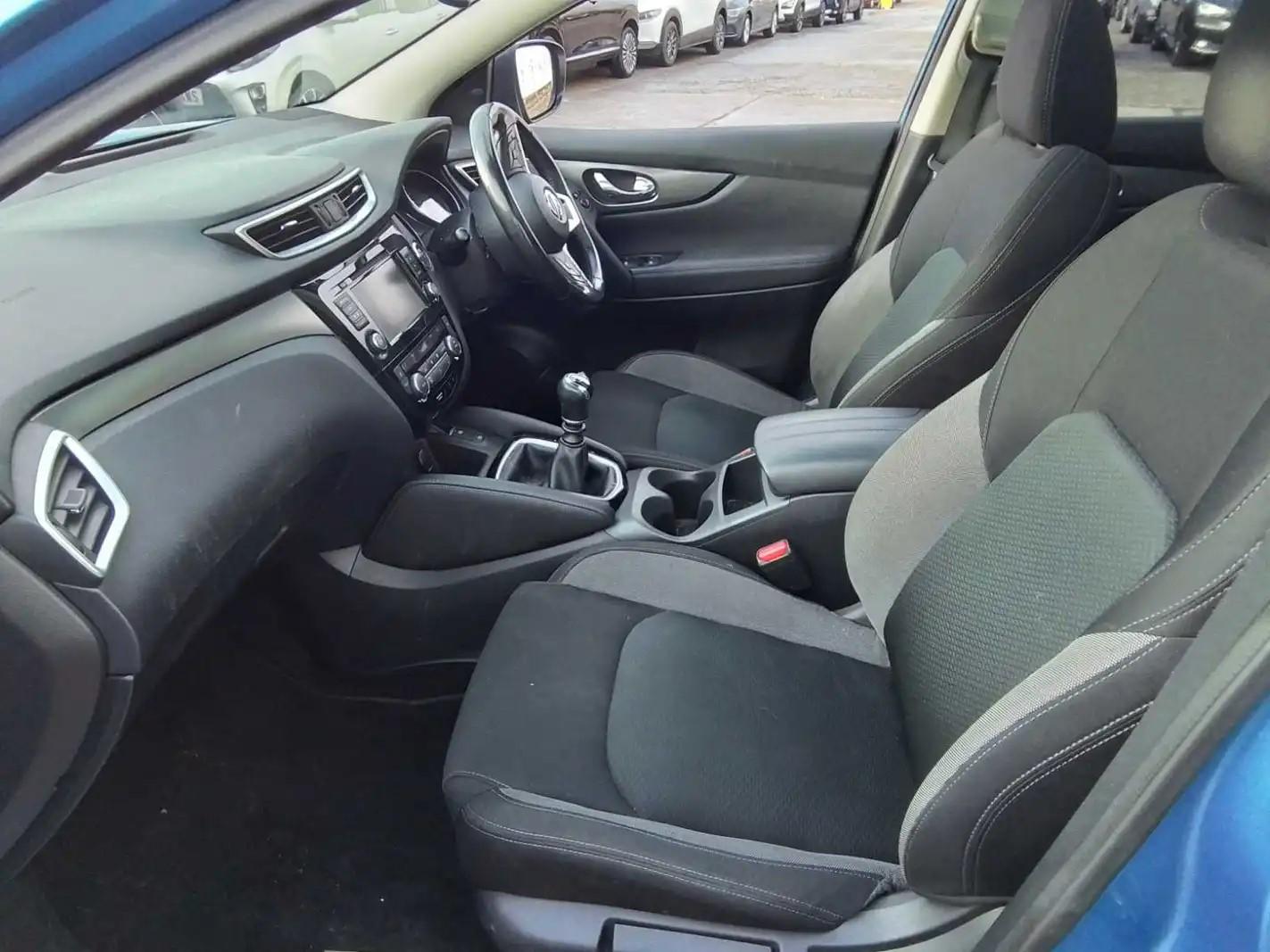 Nissan Qashqai 1.3 DIG-T N-Connecta SUV 5dr Petrol Manual Euro 6 (s/s) (140 ps)