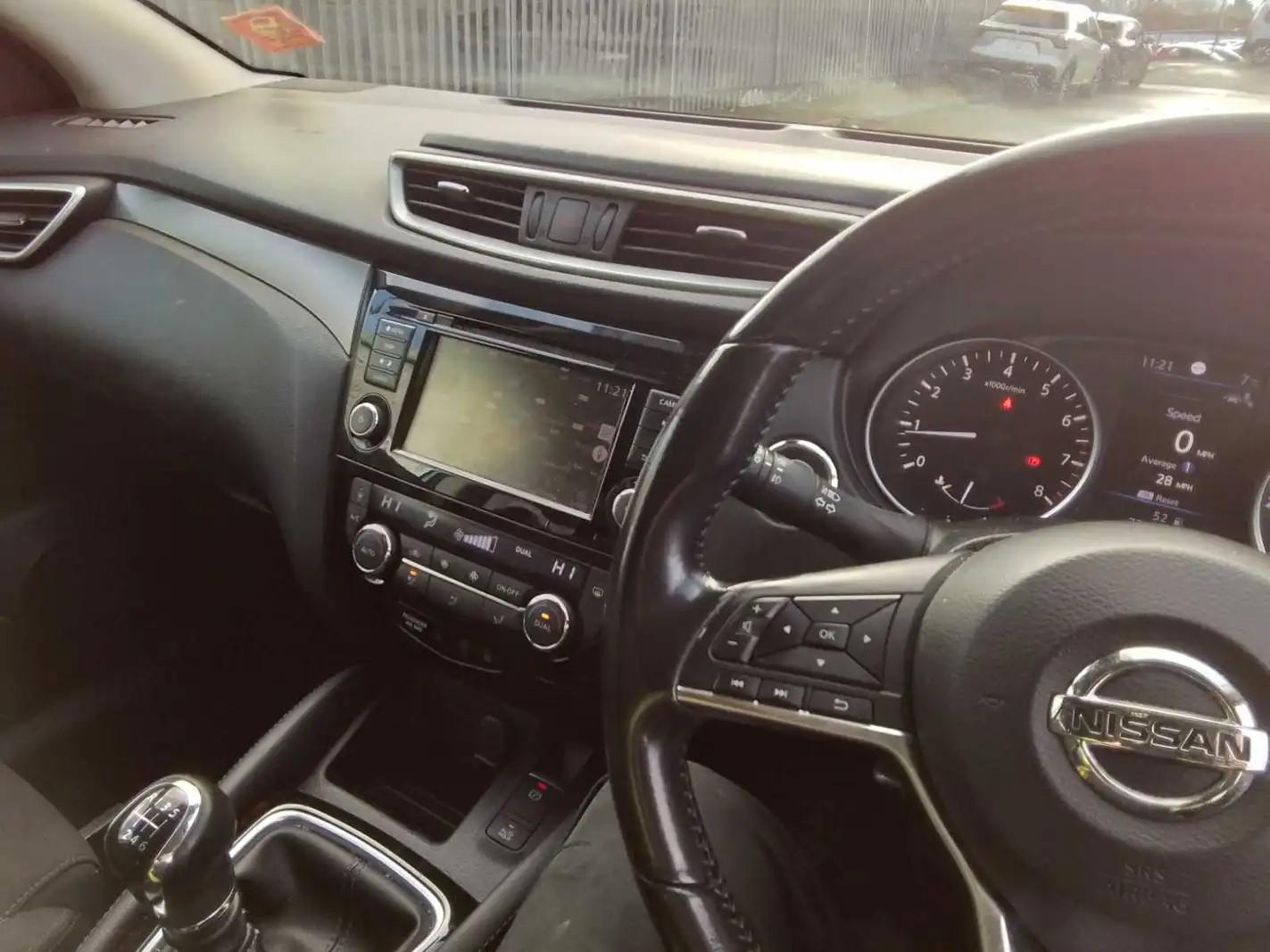 Nissan Qashqai 1.3 DIG-T N-Connecta SUV 5dr Petrol Manual Euro 6 (s/s) (140 ps)