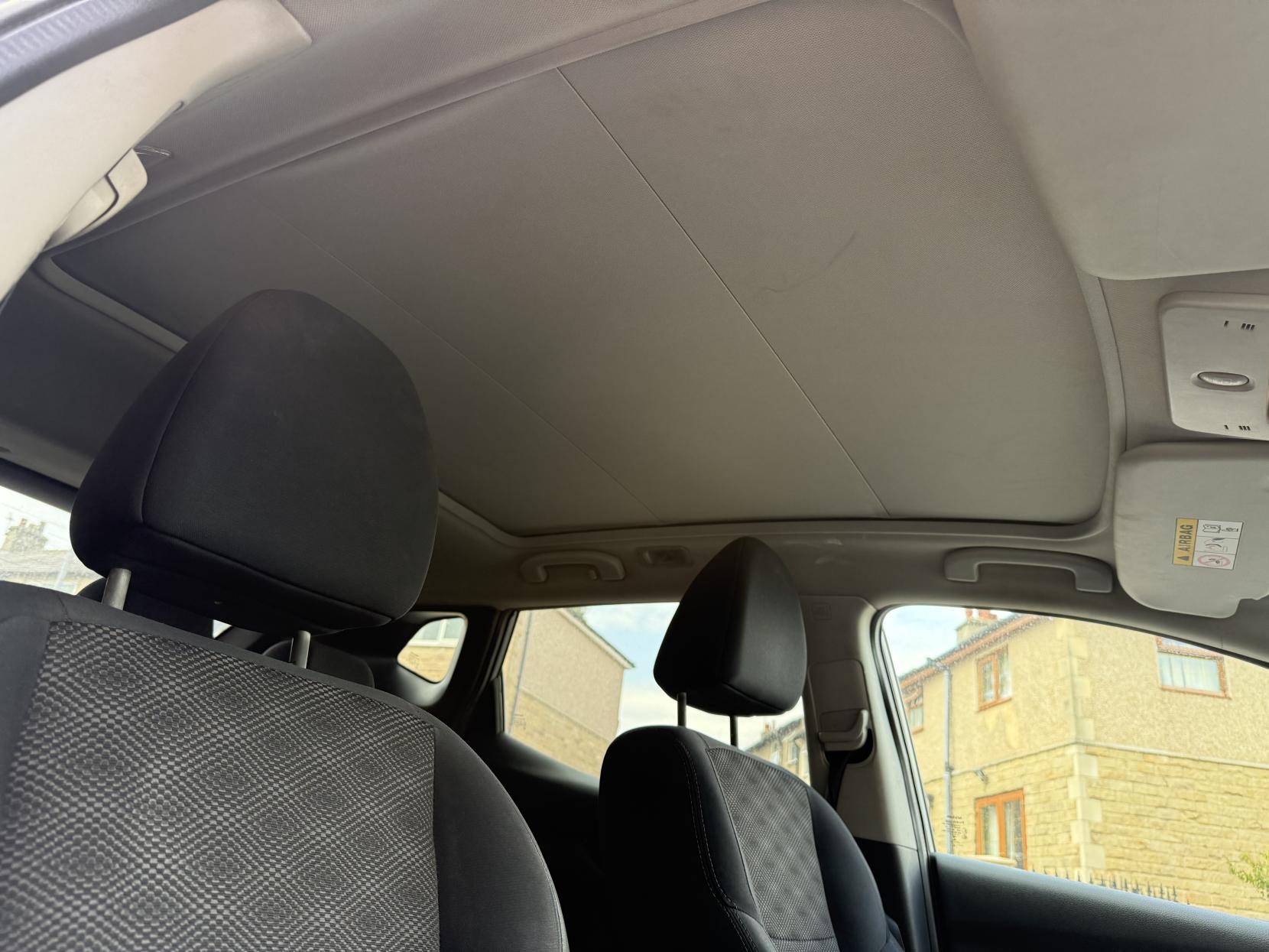 Nissan Qashqai 1.2 DIG-T n-tec+ SUV 5dr Petrol Manual 2WD Euro 5 (s/s) (115 ps)