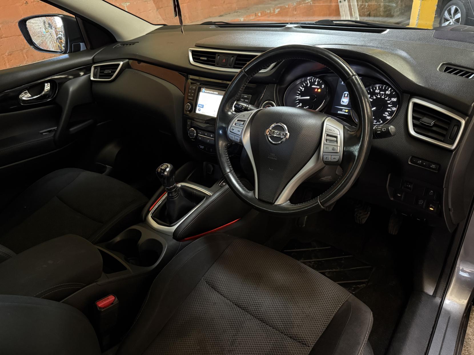 Nissan Qashqai 1.2 DIG-T n-tec+ SUV 5dr Petrol Manual 2WD Euro 5 (s/s) (115 ps)