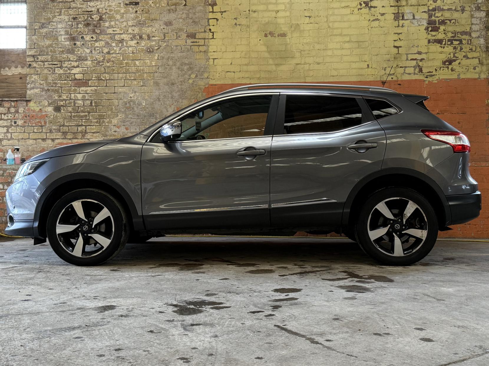 Nissan Qashqai 1.2 DIG-T n-tec+ SUV 5dr Petrol Manual 2WD Euro 5 (s/s) (115 ps)