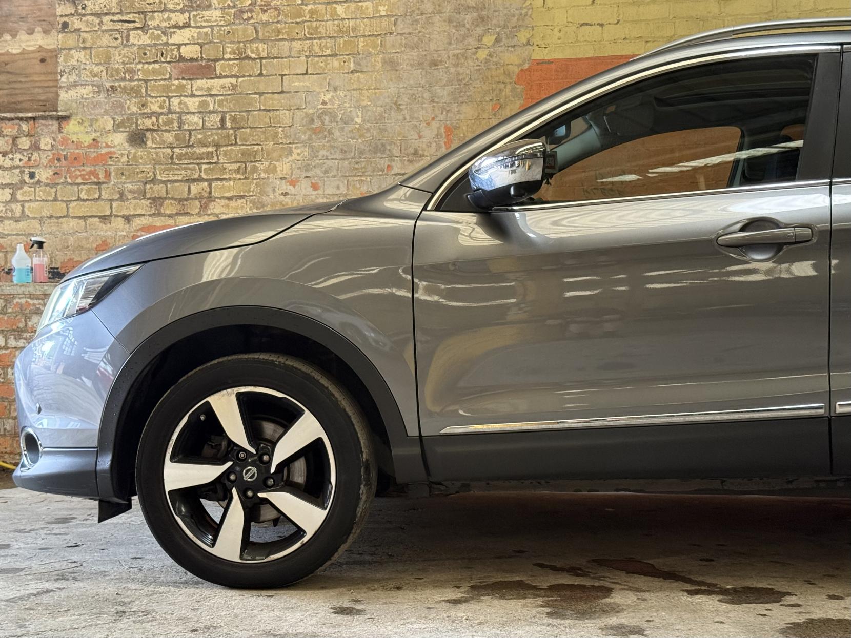 Nissan Qashqai 1.2 DIG-T n-tec+ SUV 5dr Petrol Manual 2WD Euro 5 (s/s) (115 ps)