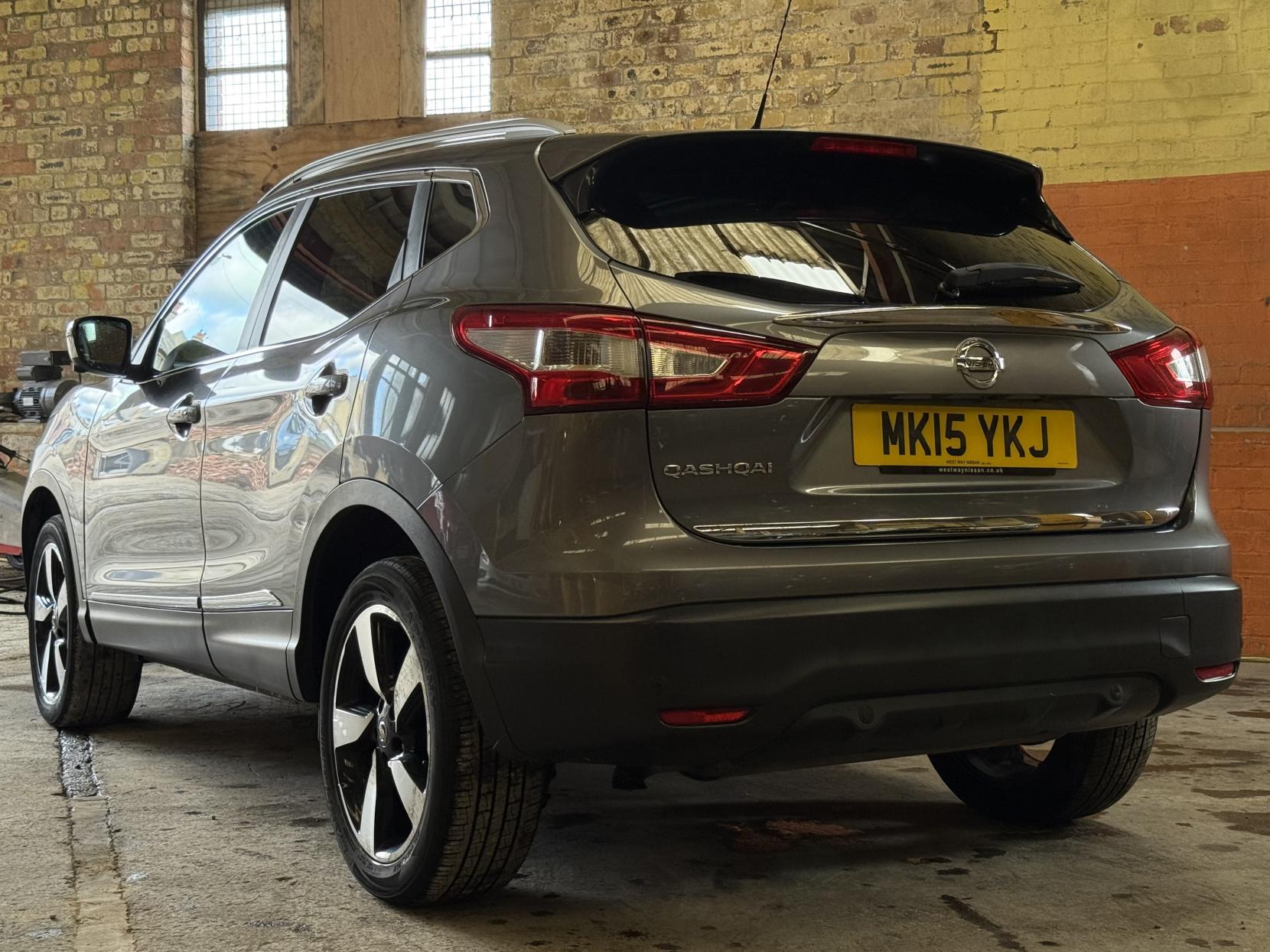 Nissan Qashqai 1.2 DIG-T n-tec+ SUV 5dr Petrol Manual 2WD Euro 5 (s/s) (115 ps)