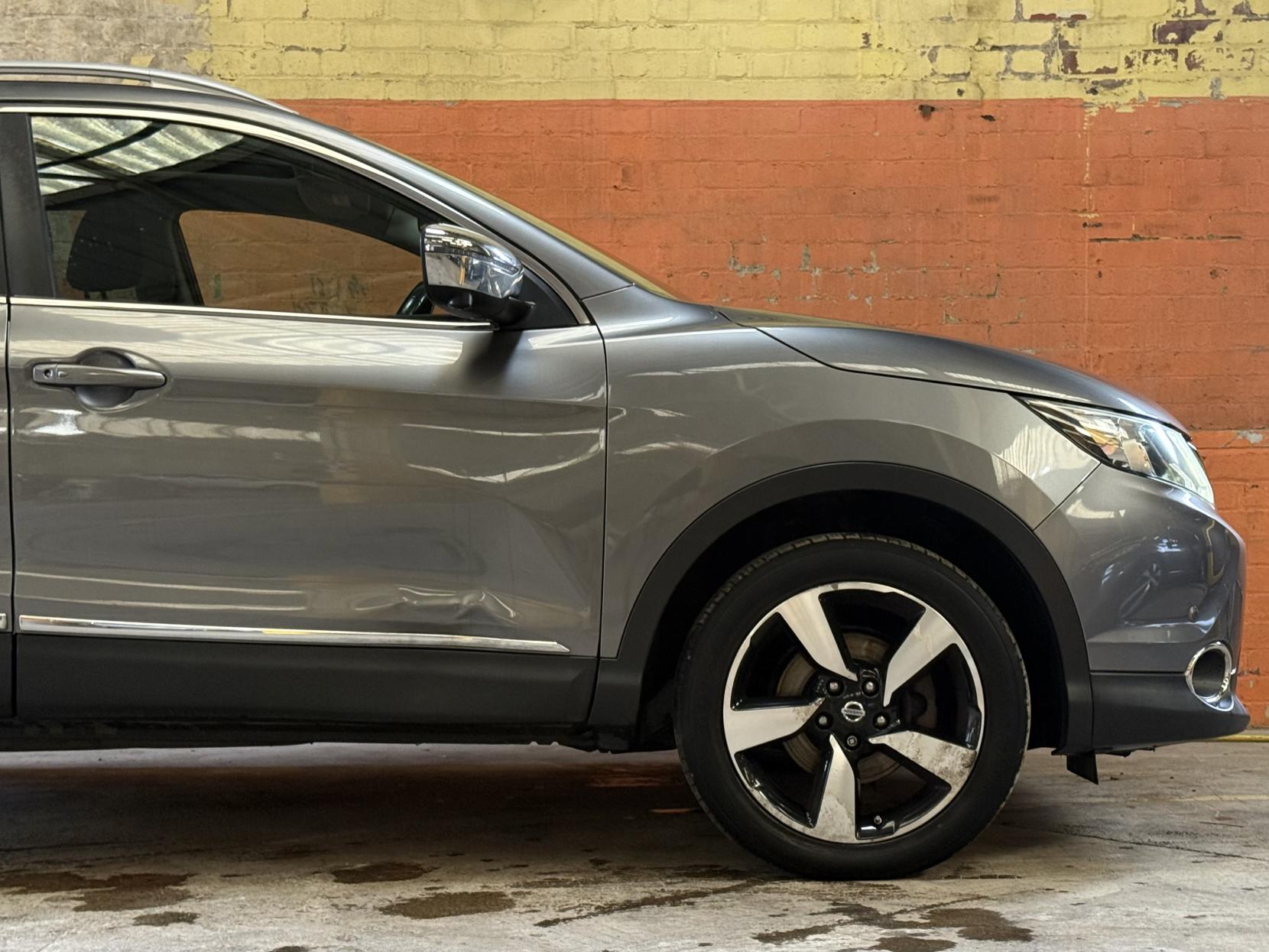 Nissan Qashqai 1.2 DIG-T n-tec+ SUV 5dr Petrol Manual 2WD Euro 5 (s/s) (115 ps)