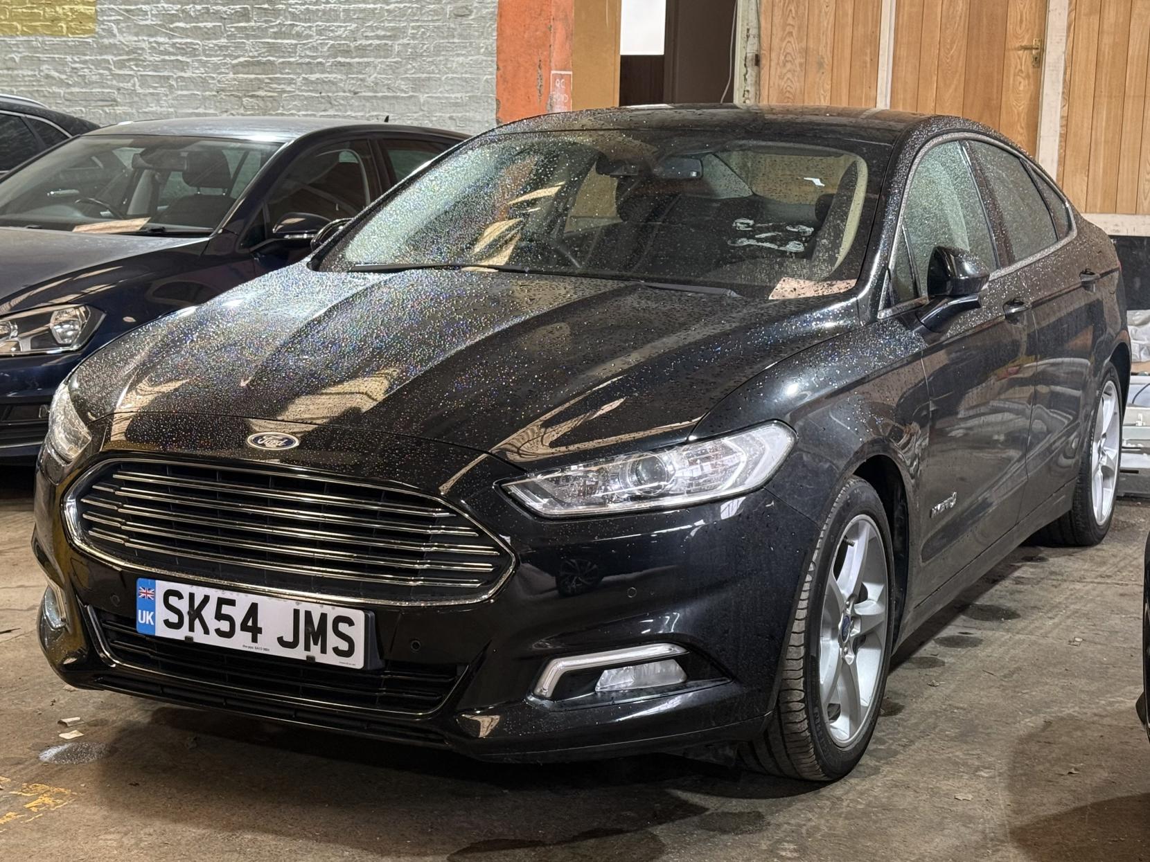 Ford Mondeo 2.0 TiVCT Titanium Saloon 4dr Petrol Hybrid CVT Euro 6 (s/s) (187 ps)