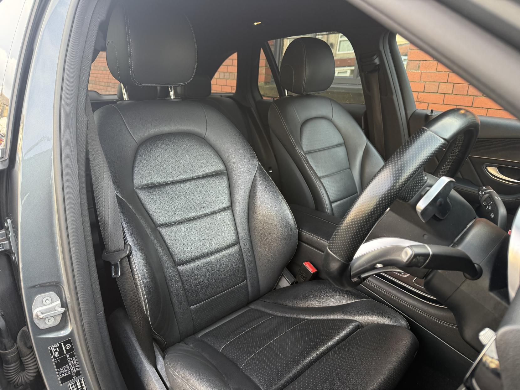 Mercedes-Benz GLC 2.1 GLC220d AMG Line SUV 5dr Diesel G-Tronic 4MATIC Euro 6 (s/s) (170 ps)