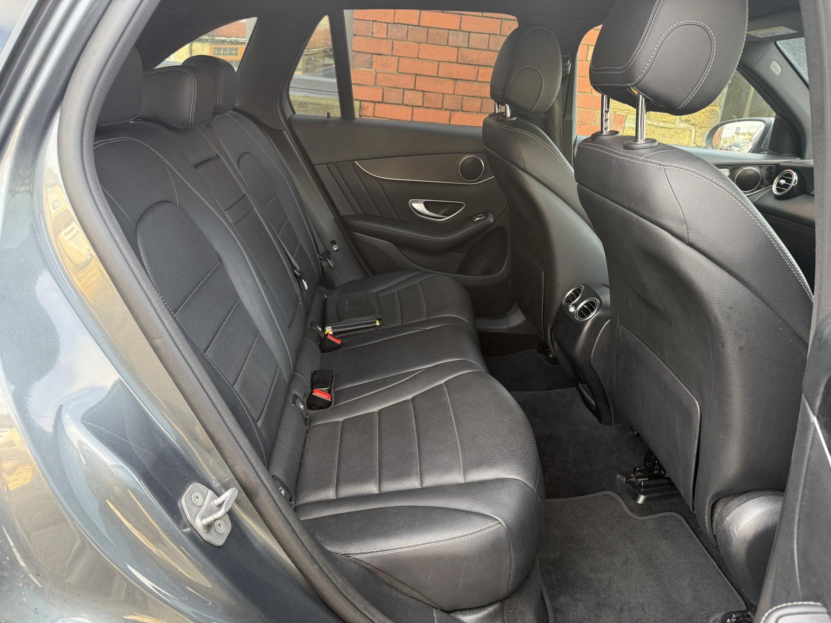 Mercedes-Benz GLC 2.1 GLC220d AMG Line SUV 5dr Diesel G-Tronic 4MATIC Euro 6 (s/s) (170 ps)