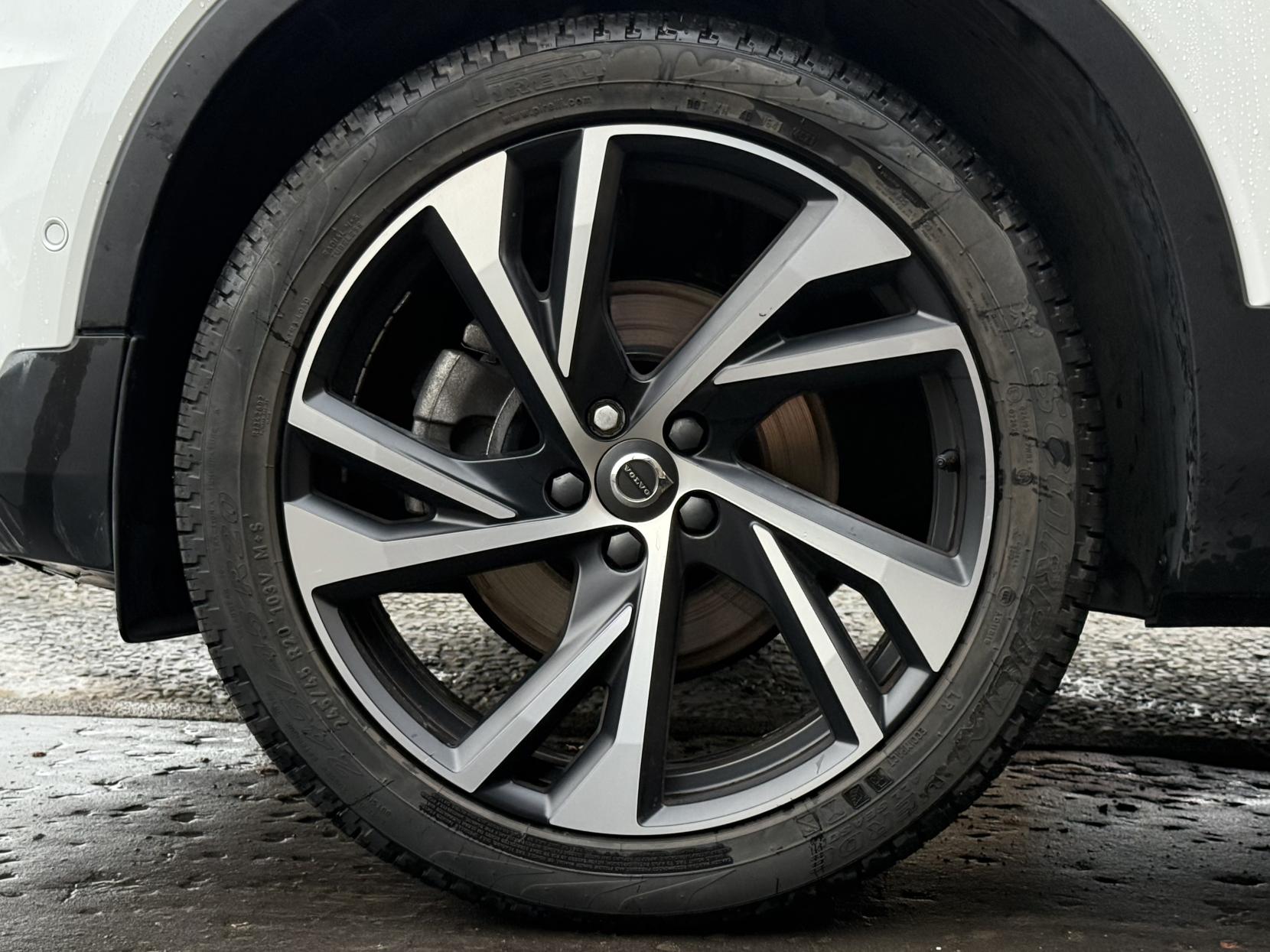 Volvo XC40 2.0 T5 R-Design Pro SUV 5dr Petrol Auto AWD Euro 6 (s/s) (247 ps)
