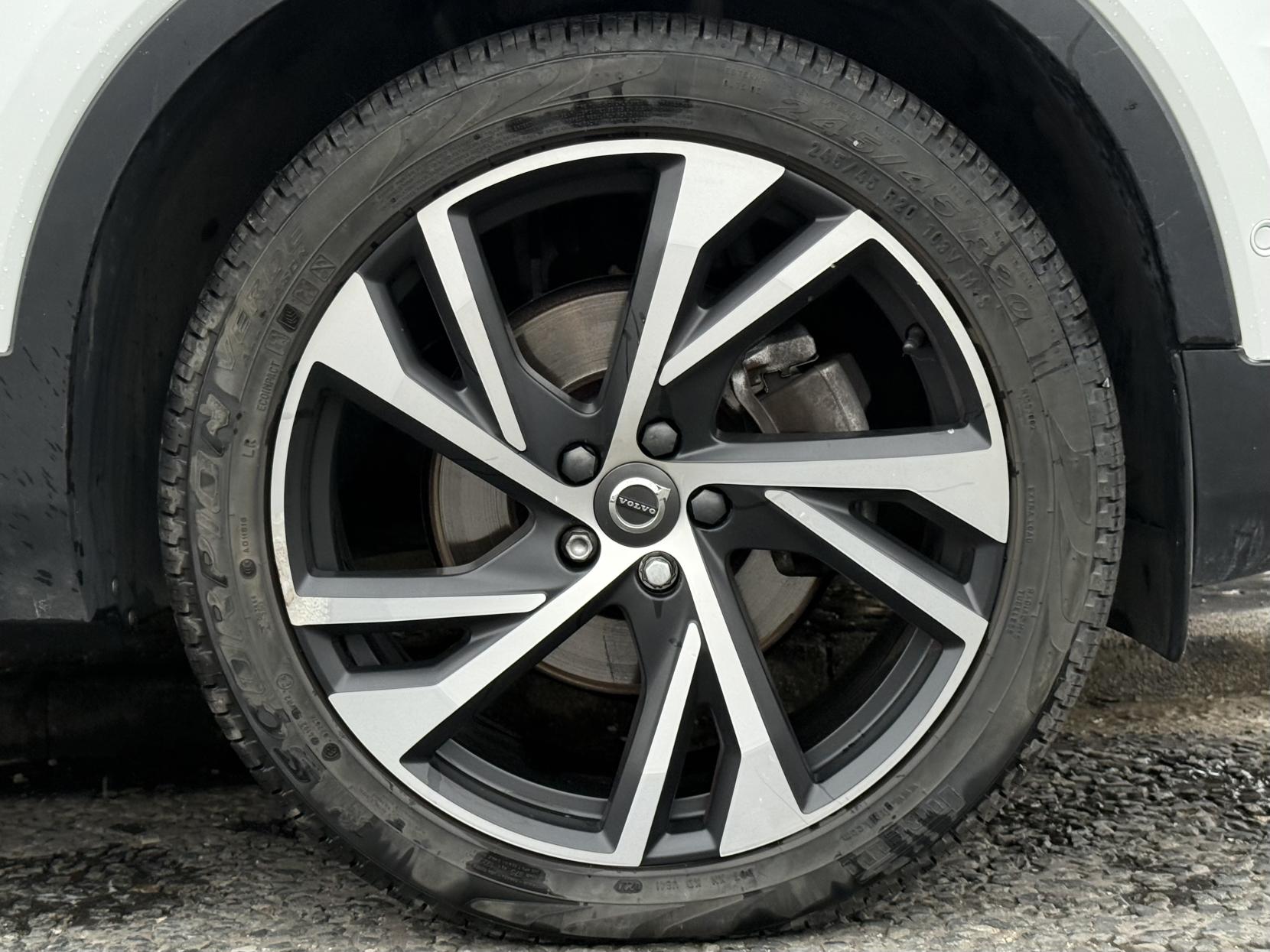 Volvo XC40 2.0 T5 R-Design Pro SUV 5dr Petrol Auto AWD Euro 6 (s/s) (247 ps)