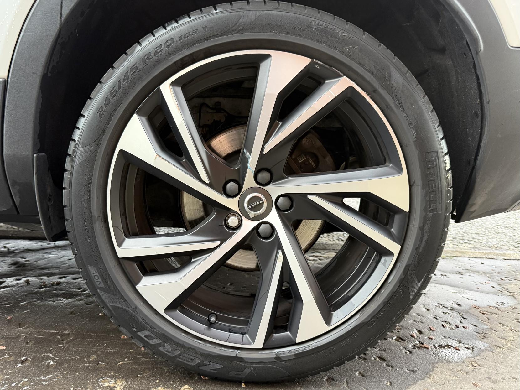 Volvo XC40 2.0 T5 R-Design Pro SUV 5dr Petrol Auto AWD Euro 6 (s/s) (247 ps)