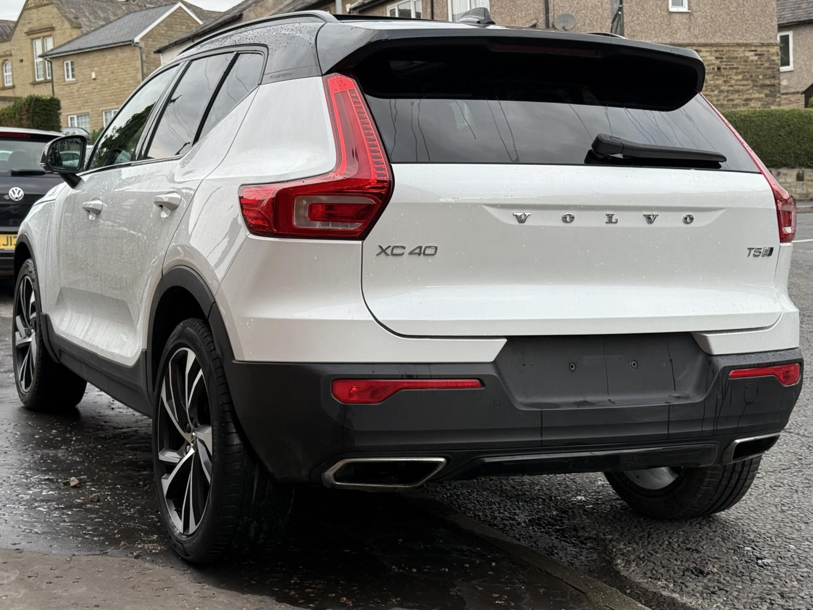 Volvo XC40 2.0 T5 R-Design Pro SUV 5dr Petrol Auto AWD Euro 6 (s/s) (247 ps)