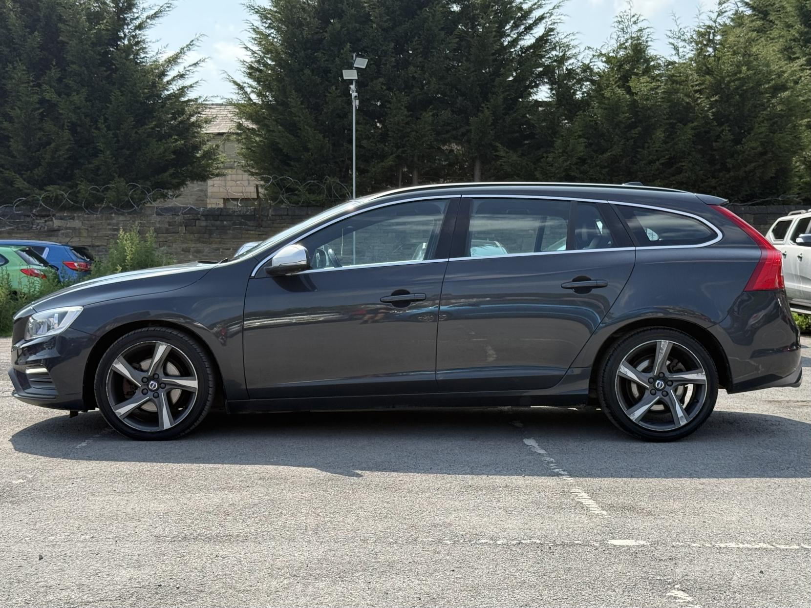 Volvo V60 2.0 D4 R-Design Estate 5dr Diesel Manual Euro 6 (s/s) (181 ps)